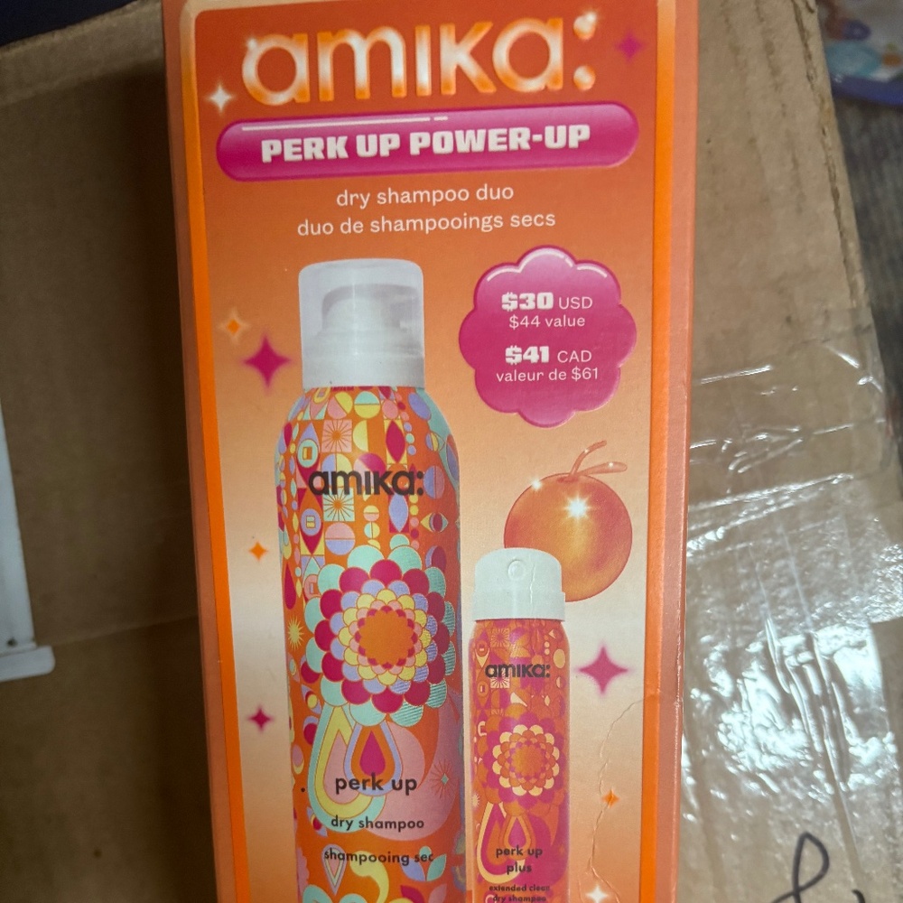 Amika dry shampoo